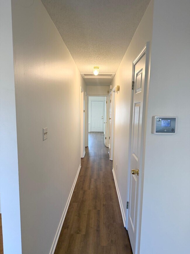 Building Photo - 4450 Cedar Creek Cove