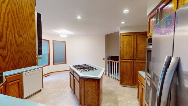 Building Photo - Room to Roam at Hidden Springs in West Linn! Pets OK!