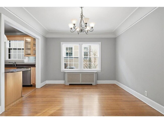 Building Photo - 3540 Irving Ave S