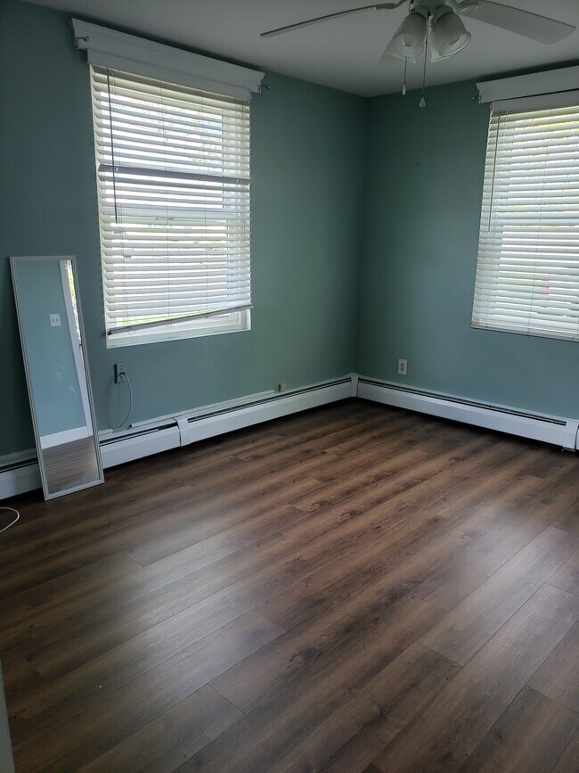 Living room - 17 Colton Dr