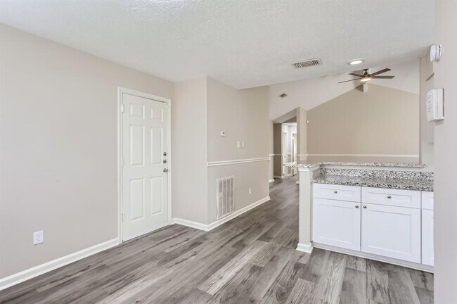 Building Photo - 7206 Sharpsburg Dr