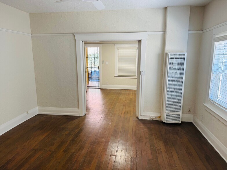 Building Photo - 851 Pine Ave