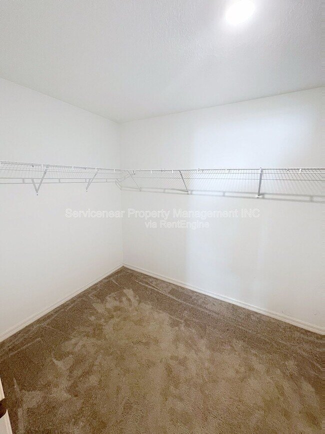 Building Photo - 10344 Alder Green Dr