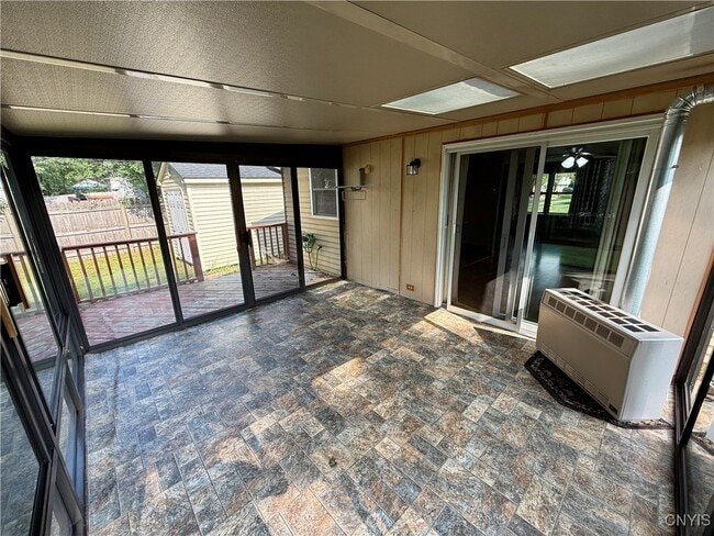 Building Photo - 8339 Zenith Dr