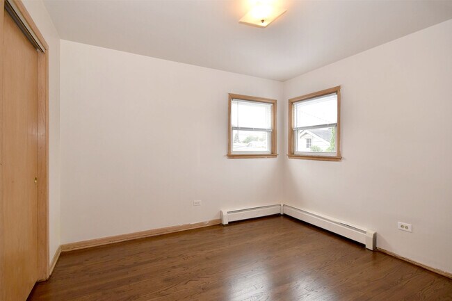 Building Photo - 2334 N 72nd Ct