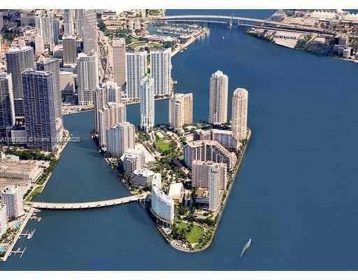 Building Photo - 540 Brickell Key Dr