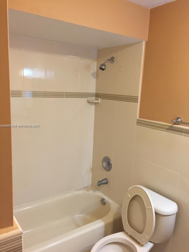 Building Photo - 9301 SW 92nd Ave