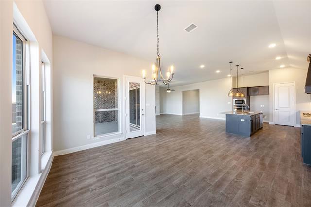 Building Photo - 2813 Carisbrooke St