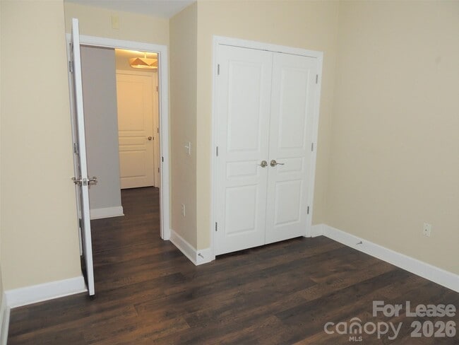 Building Photo - 1320 Fillmore Ave