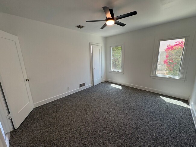 Building Photo - Charming Tudor Style 3 Bed 1.5 Bath PLUS Studio Guest House complete with kitchen and bath!