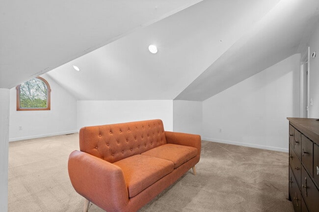 Building Photo - 254 Hunters Trail
