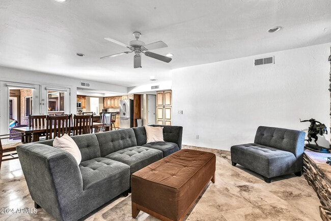 Building Photo - 8532 E San Bruno Dr