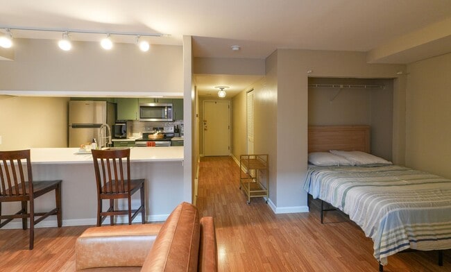 Building Photo - Old City Charmer Historic Building