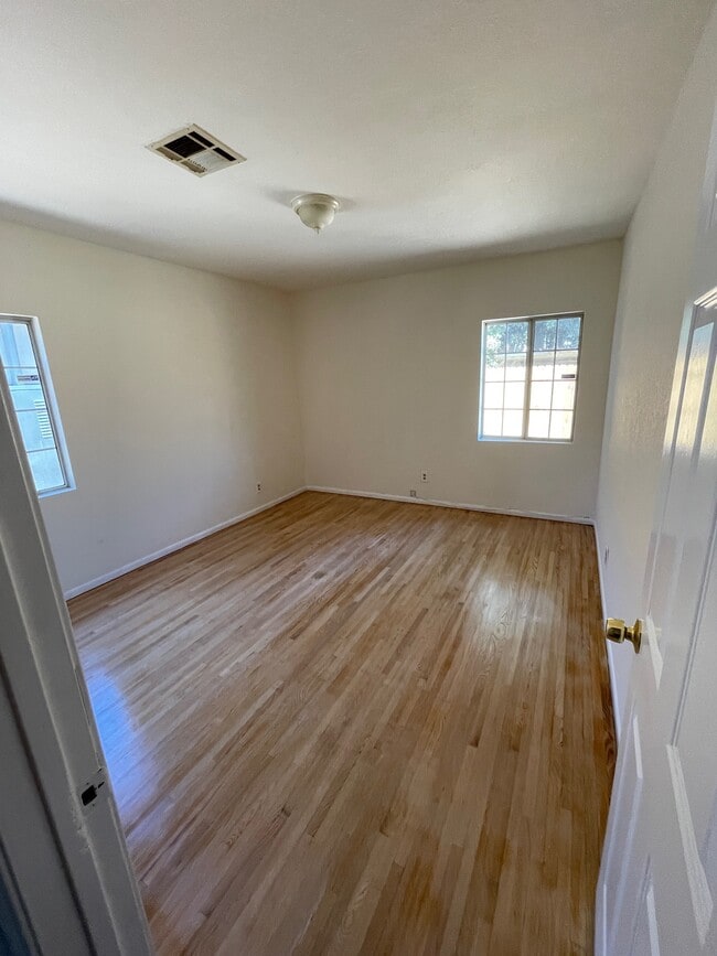 Building Photo - 14517 Hesby St