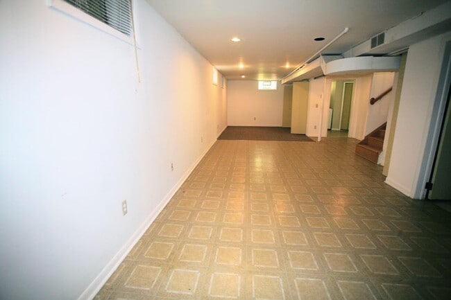 Building Photo - 5800 Paramus