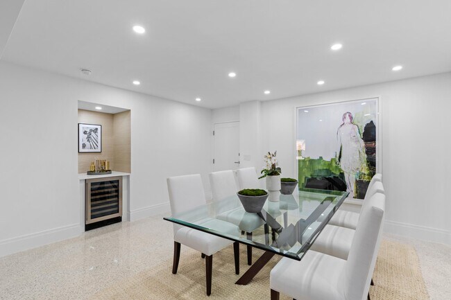 Building Photo - 170 N Ocean Blvd