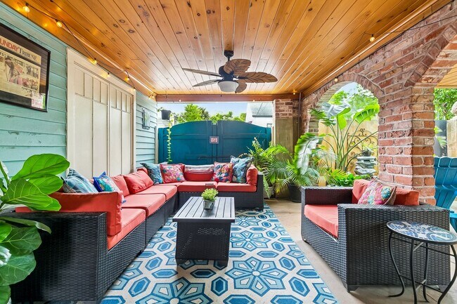 Building Photo - 3BD/3BA Unit on Corner Lot in Treme