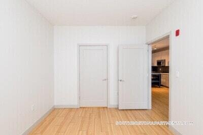 Building Photo - 320 D St