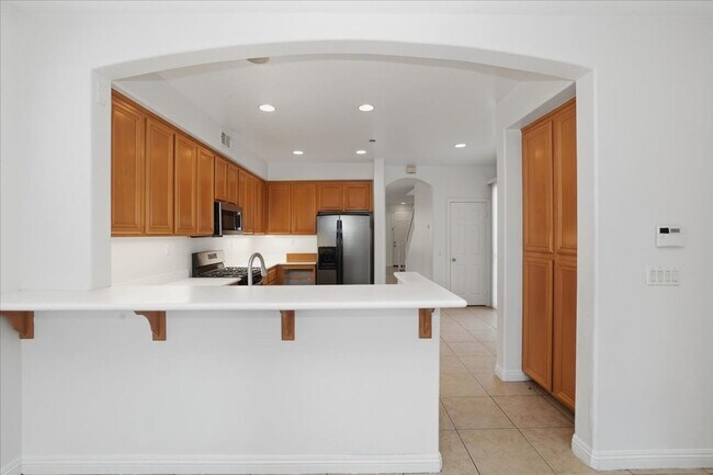 Building Photo - The Perfect Home Base Near UC Riverside