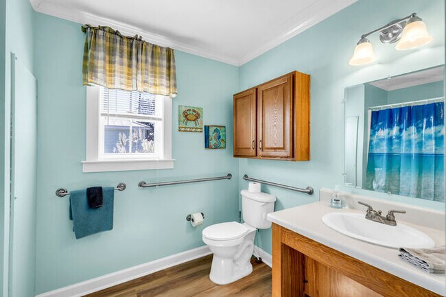 Building Photo - 171 Paradise Ave