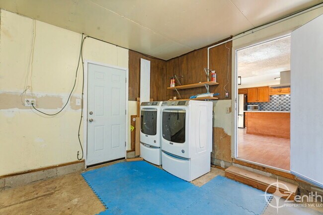 Building Photo - 4213 NE 139th Ave