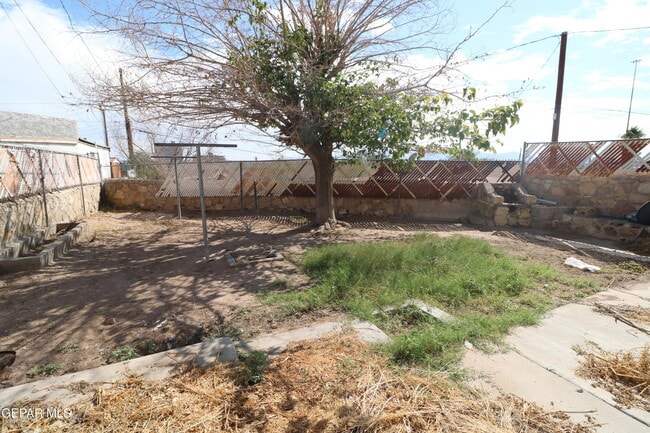 Building Photo - 536 Bataan Cir