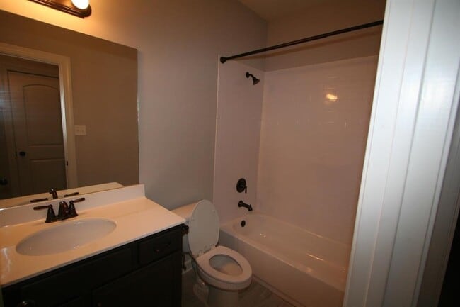 Building Photo - 5191 Forest Bend Cove