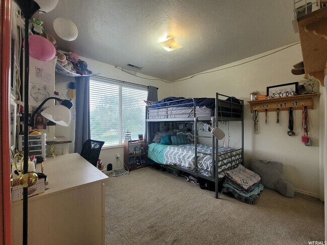 Building Photo - Updated 3 Bed Townhome w/ Finished Basement – American Fork