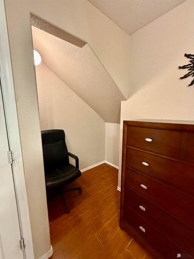 Building Photo - 10685 Calle Raquel