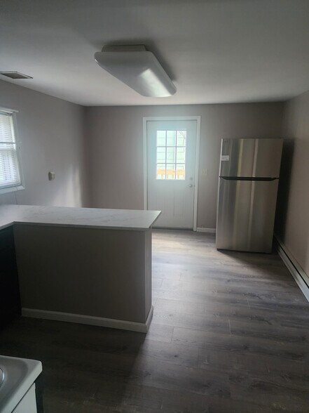 Building Photo - 3 Chatham St