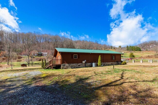 Building Photo - 88 Laurel Cove