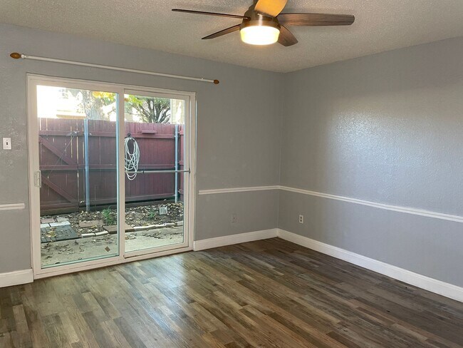 Building Photo - Briarpark Village