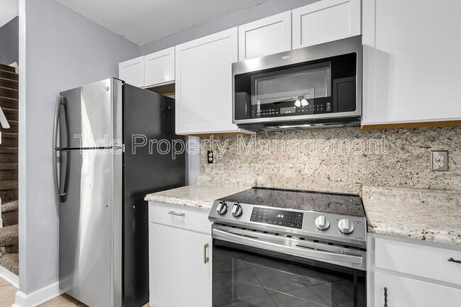 Building Photo - 206 Pine Shadow Dr