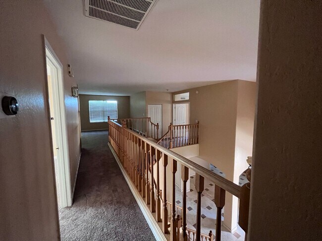 Building Photo - 4746 W Carla Vista Dr