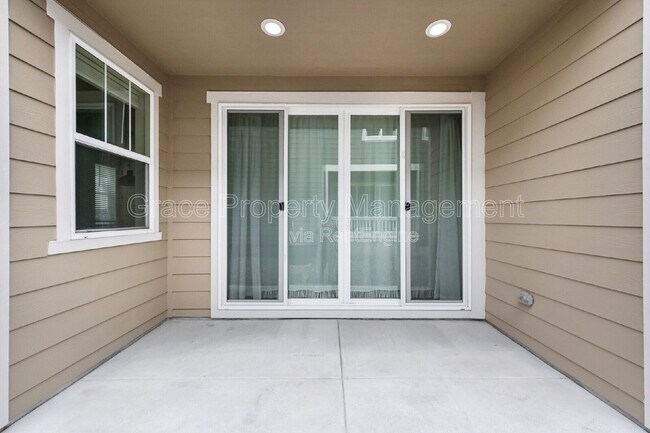 Building Photo - 5358 Routt St