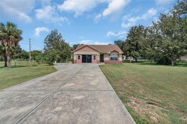 Building Photo - 10851 Log House Rd