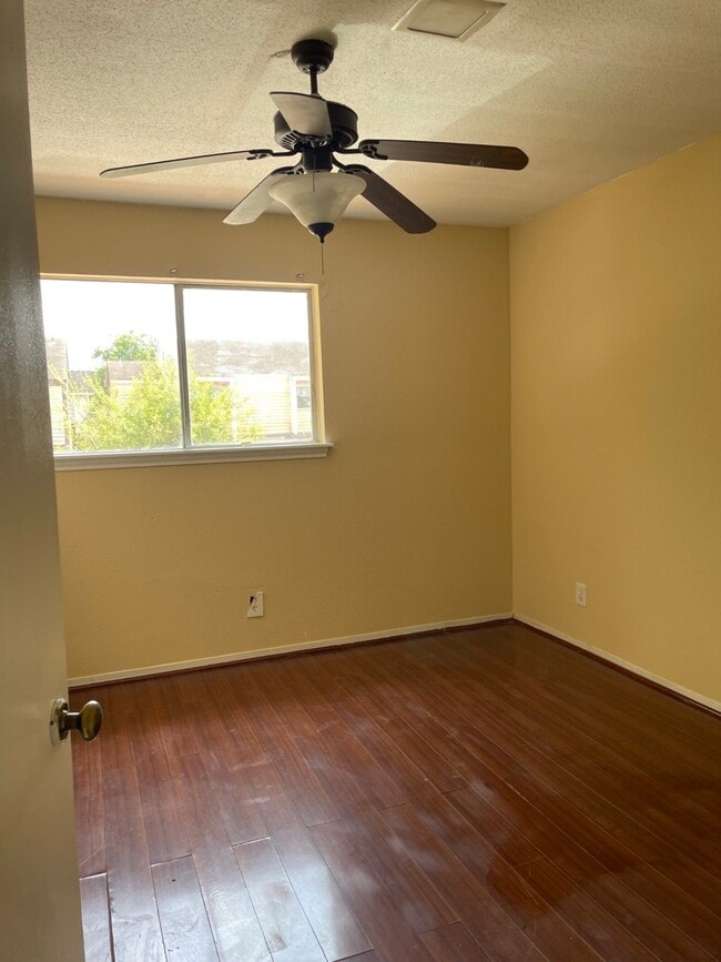 Building Photo - 12510 Manor Ct