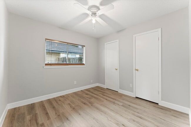 Building Photo - 1111 Tanglewild Ln