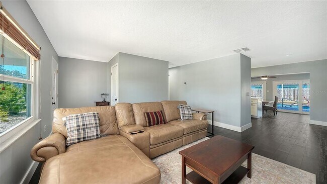 Building Photo - 3507 Pinecrest St