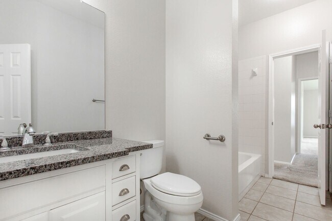 Building Photo - 4 Bedroom 2 Bath Home for Rent