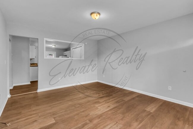 Building Photo - Two Bedroom Ranch Duplex in North Columbia (1/2 off first months rent)!