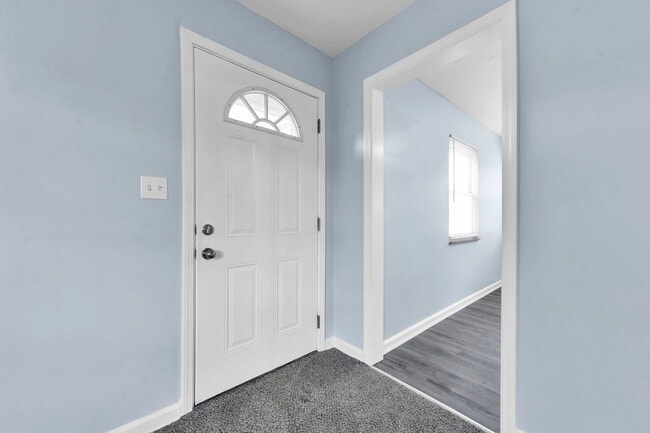 Building Photo - 118 N Kellner Rd