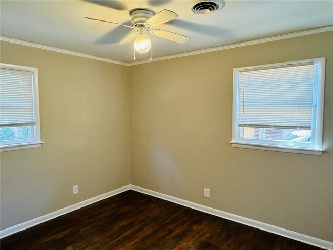 Building Photo - 3208 Durham Dr