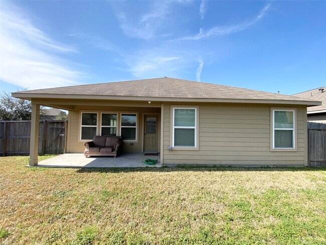 Building Photo - 15202 Pecan Lndg Dr