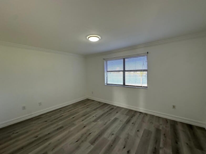 Building Photo - 1533 S Liberty Ave