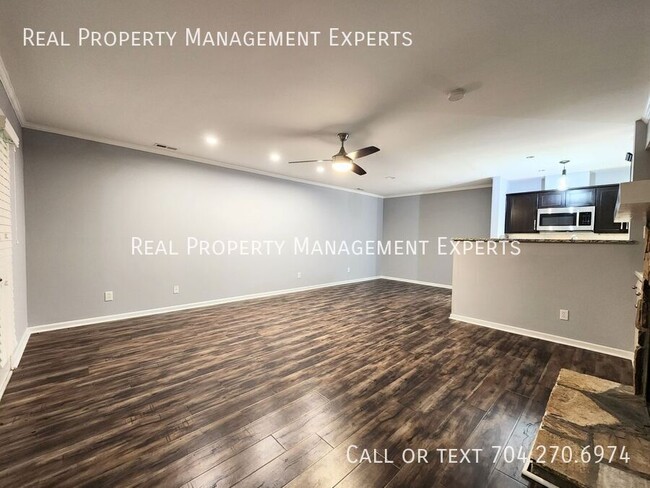 Building Photo - 3707 Colony Crossing Dr