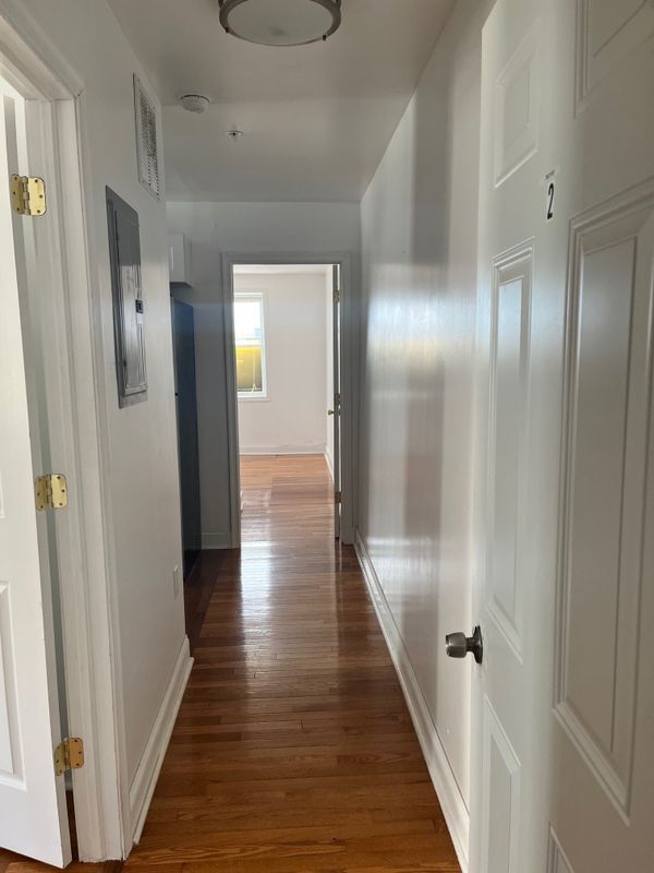 Building Photo - 901-3 Diamond St