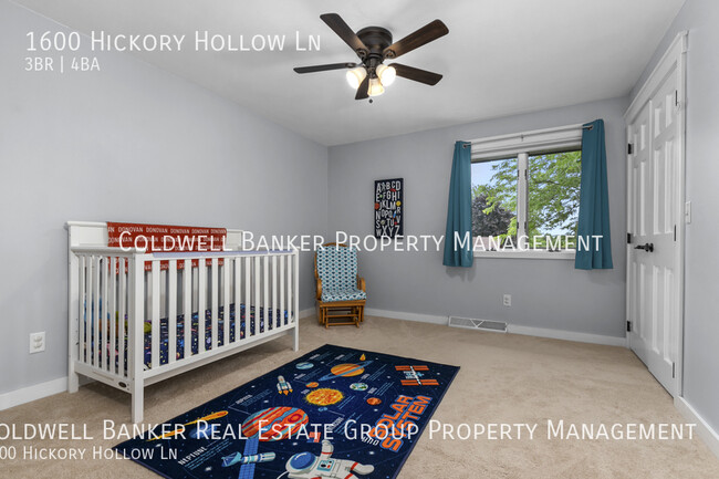 Building Photo - 1600 Hickory Hollow, Menasha