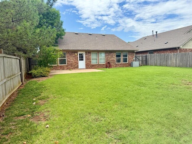 Building Photo - 18100 Calle Way