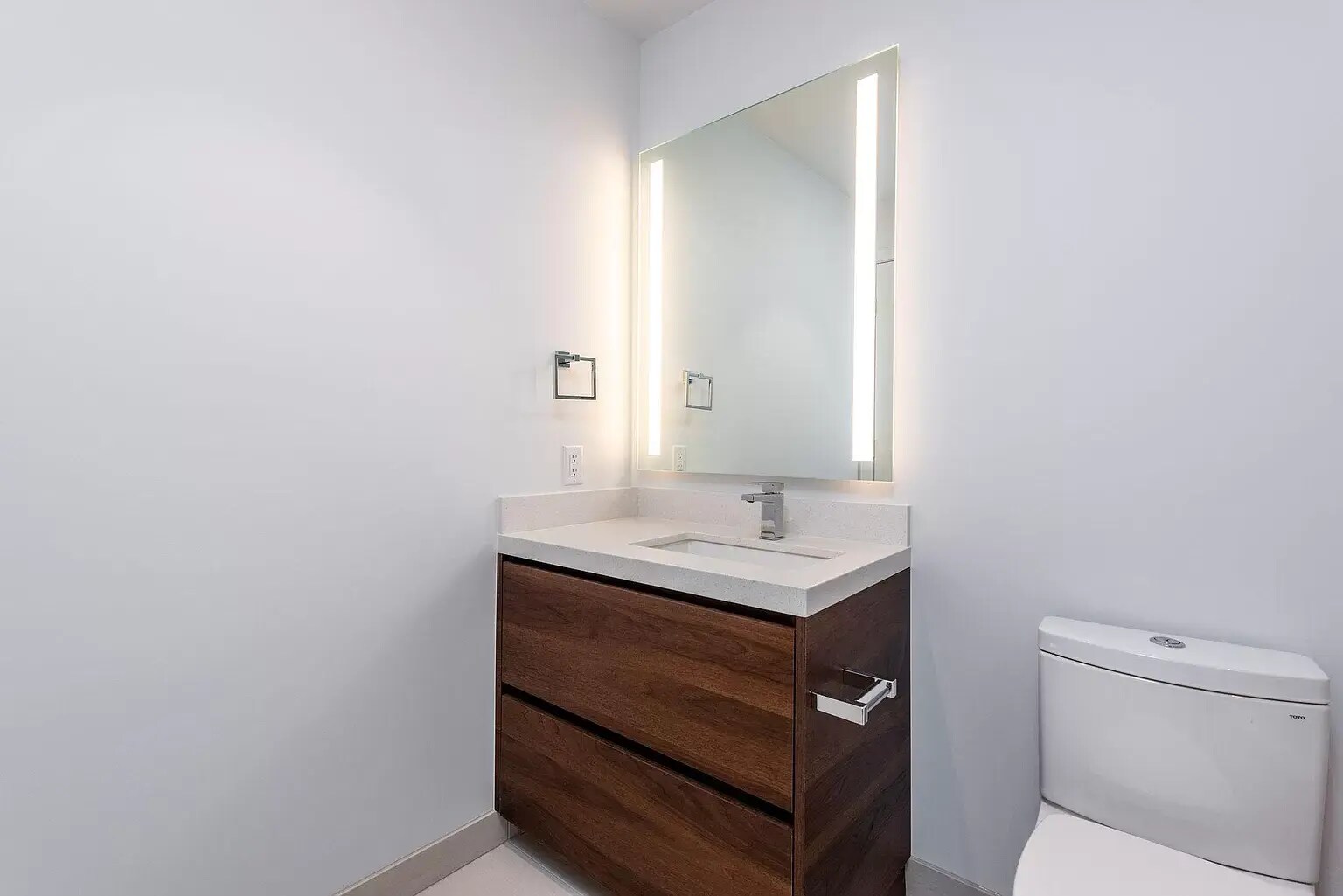 Building Photo - 188 Bellevue Way NE